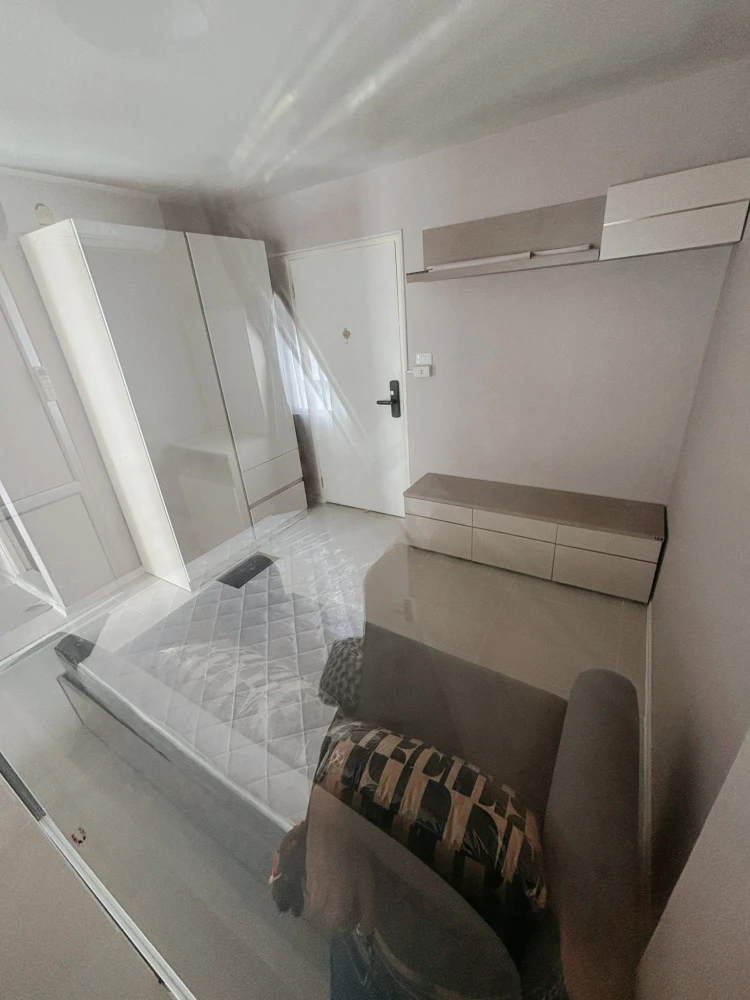 For rent: Lumpini Township Rangsit Klong 1, 4th floor, nice room, fully furnished. Interested? Hurry and reserve now!