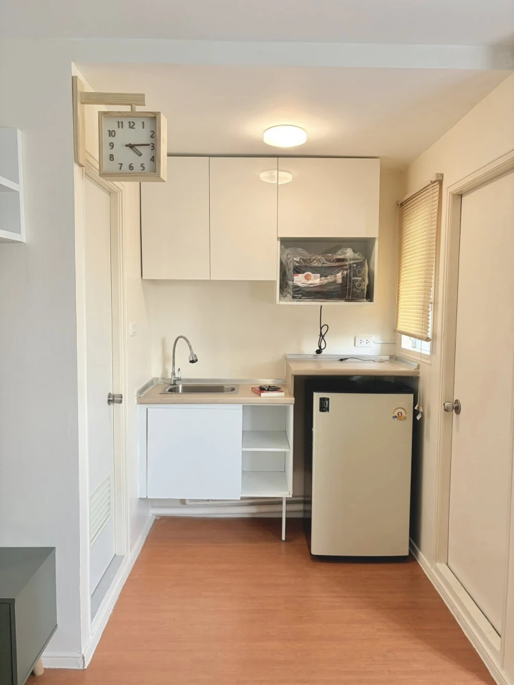 For rent: Lumpini Township Rangsit Klong 1, 4th floor, corner unit, fully furnished, ready to move in. Book now!