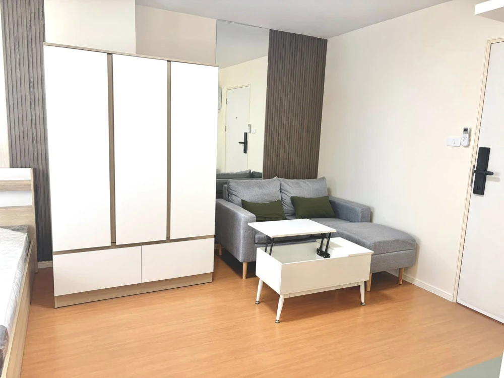For rent: Lumpini Township Rangsit Klong 1, 4th floor, corner unit, fully furnished, ready to move in. Book now!