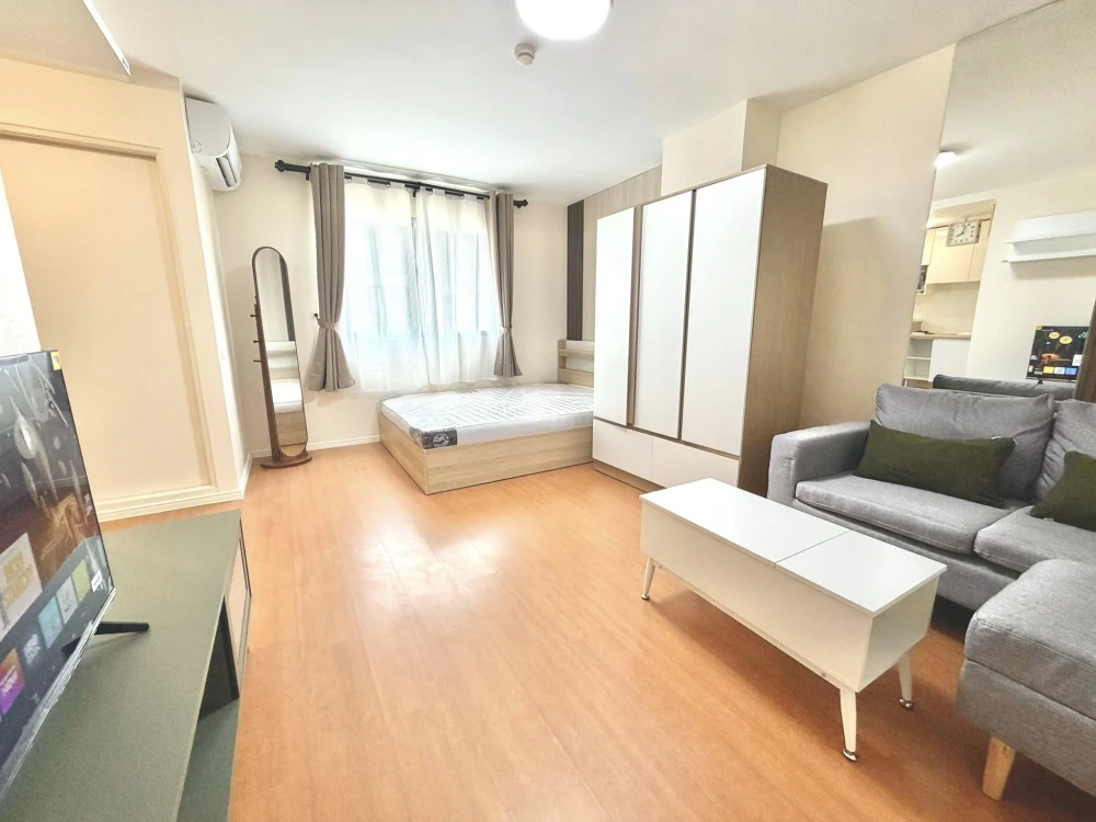 For rent: Lumpini Township Rangsit Klong 1, 4th floor, corner unit, fully furnished, ready to move in. Book now!