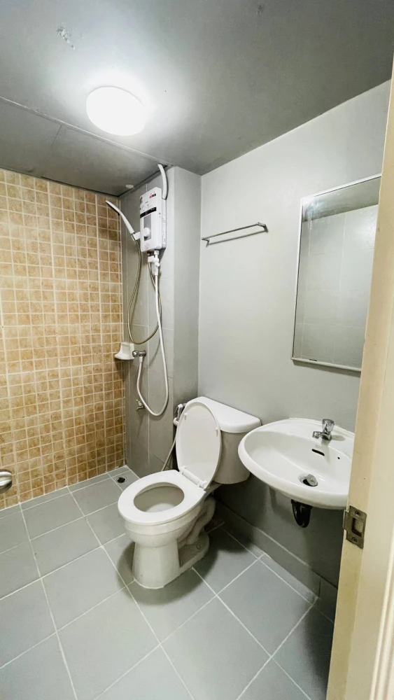For rent: Lumpini Township Rangsit Klong 1, 4th floor, fully furnished, nice to live in. Reserve now, don't miss out.