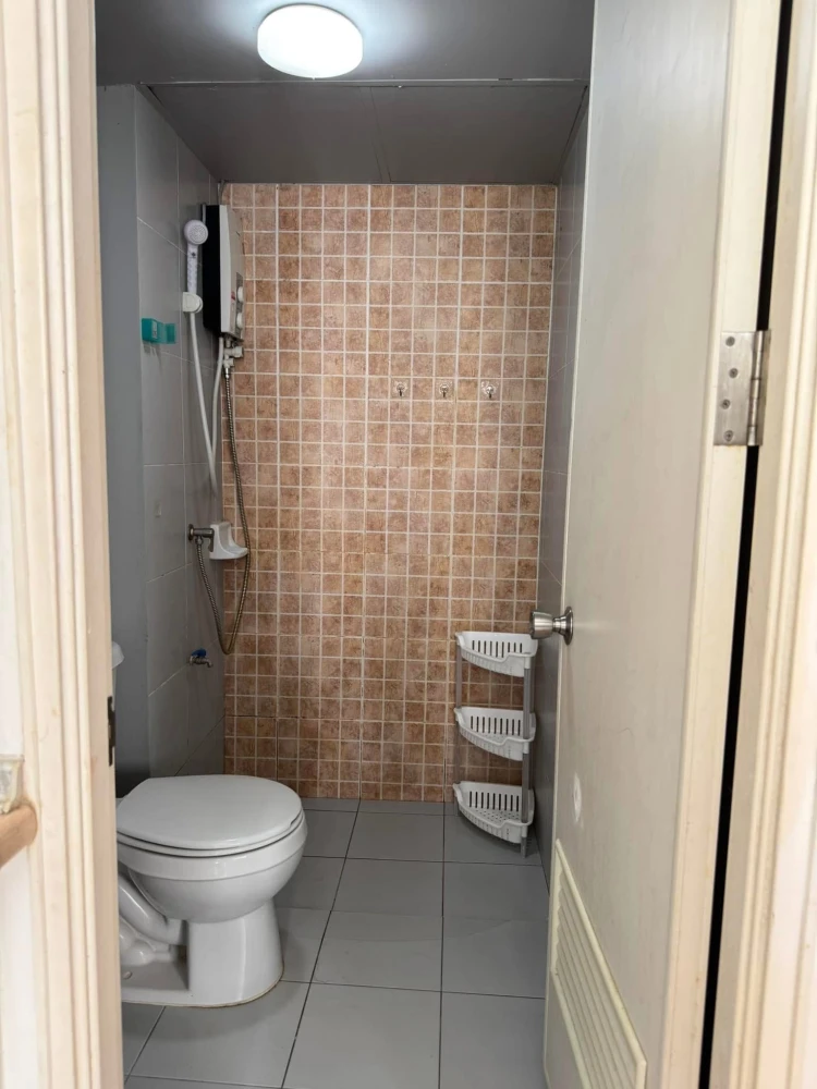For rent: Lumpini Township Rangsit Klong 1, 4th floor, fully furnished, ready to move in. Book now! (Urgent!)