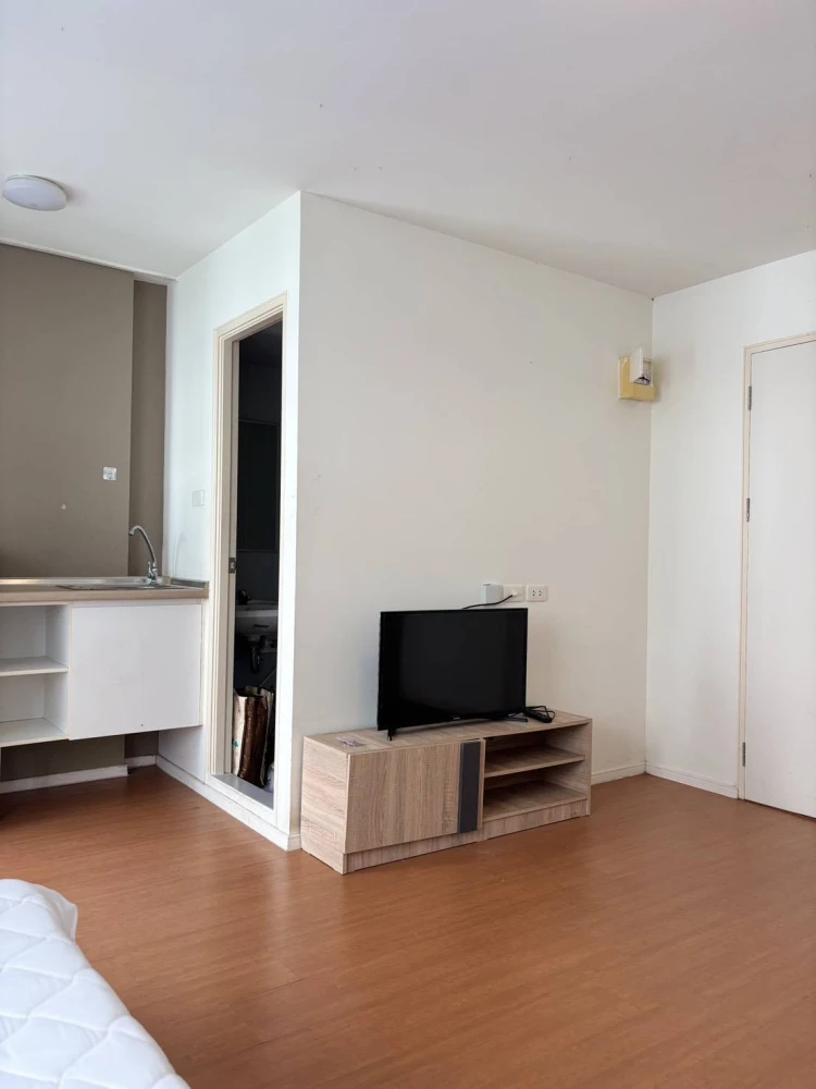 For rent: Lumpini Township Rangsit Klong 1, 4th floor, fully furnished room, ready to move in, reserve now, don't miss out.