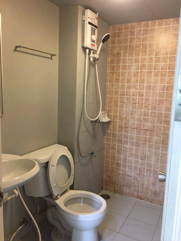 For rent: Lumpini Township Rangsit Klong 1, 6th floor, a nice, fully furnished unit.