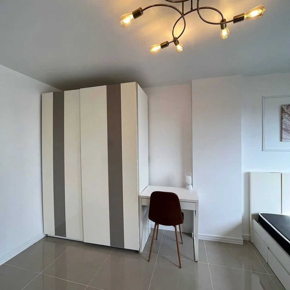 For rent: Lumpini Township Rangsit Klong 1, 6th floor, fully furnished, very livable. Book now!