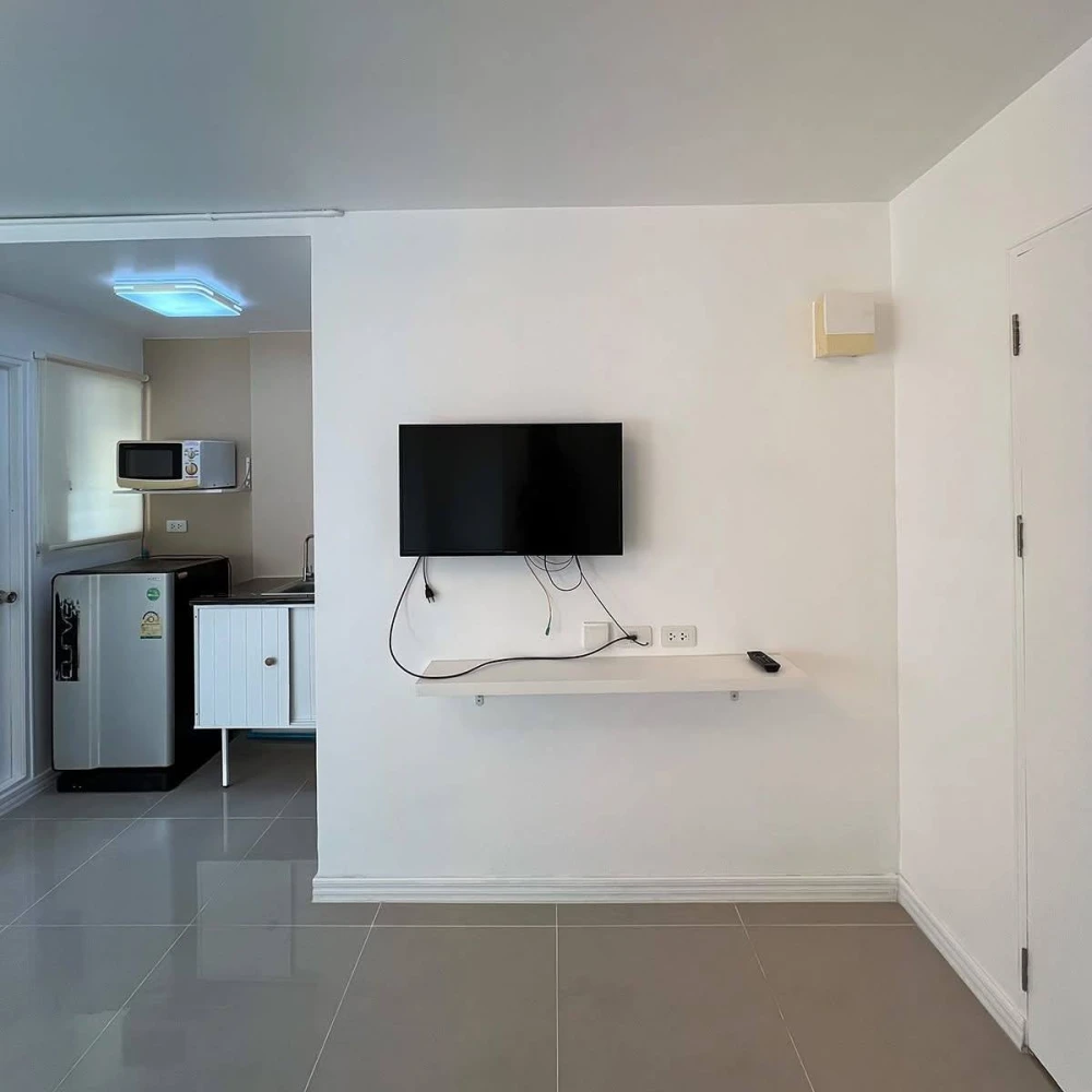 For rent: Lumpini Township Rangsit Klong 1, 6th floor, fully furnished, very livable. Book now!