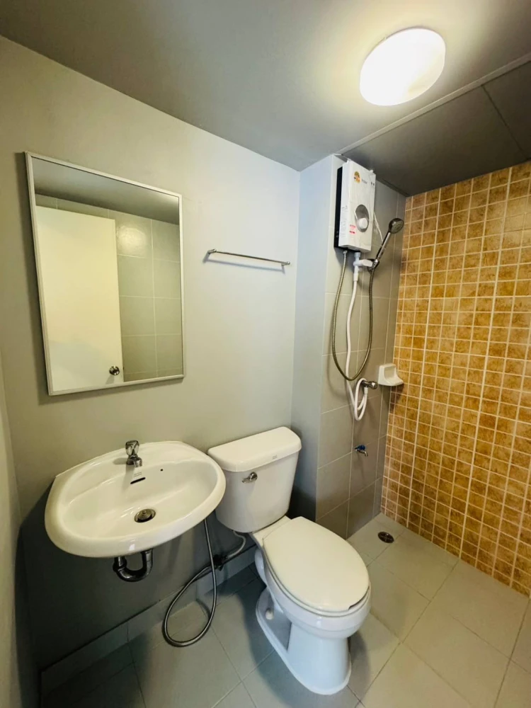 For rent: Lumpini Township Rangsit Klong 1, 6th floor, fully furnished room, nice to live in, reserve now, urgently.