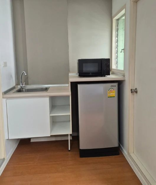 For rent: Lumpini Township Rangsit Klong 1, 6th floor, fully furnished room, nice to live in, reserve now, urgently.