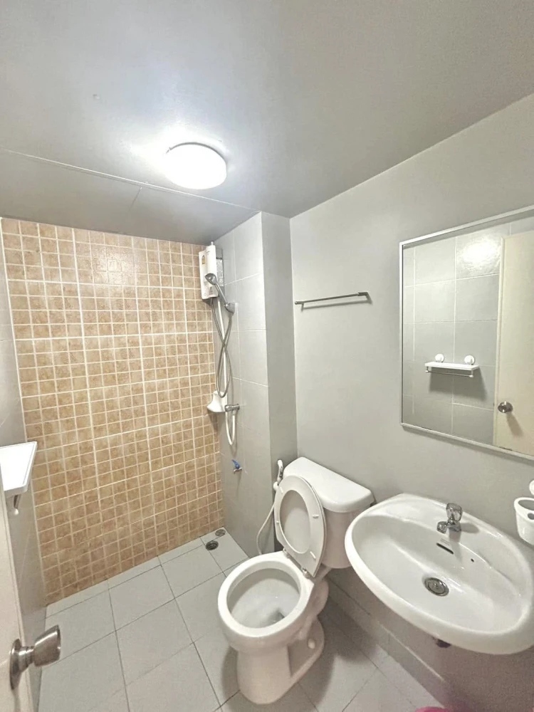 For rent: Lumpini Township Rangsit Klong 1, 6th floor, fully furnished room, ready to move in, reserve now.
