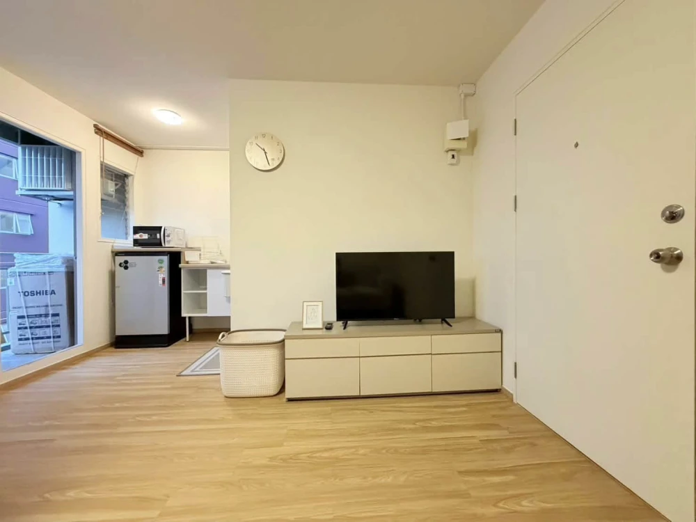 For rent: Lumpini Township Rangsit Klong 1, 6th floor, fully furnished, ready to move in. Book now!
