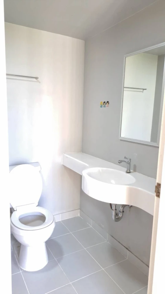 For rent: Lumpini Township Rangsit Klong 1, 7th floor, partitioned unit, fully furnished, ready to move in. Book now!