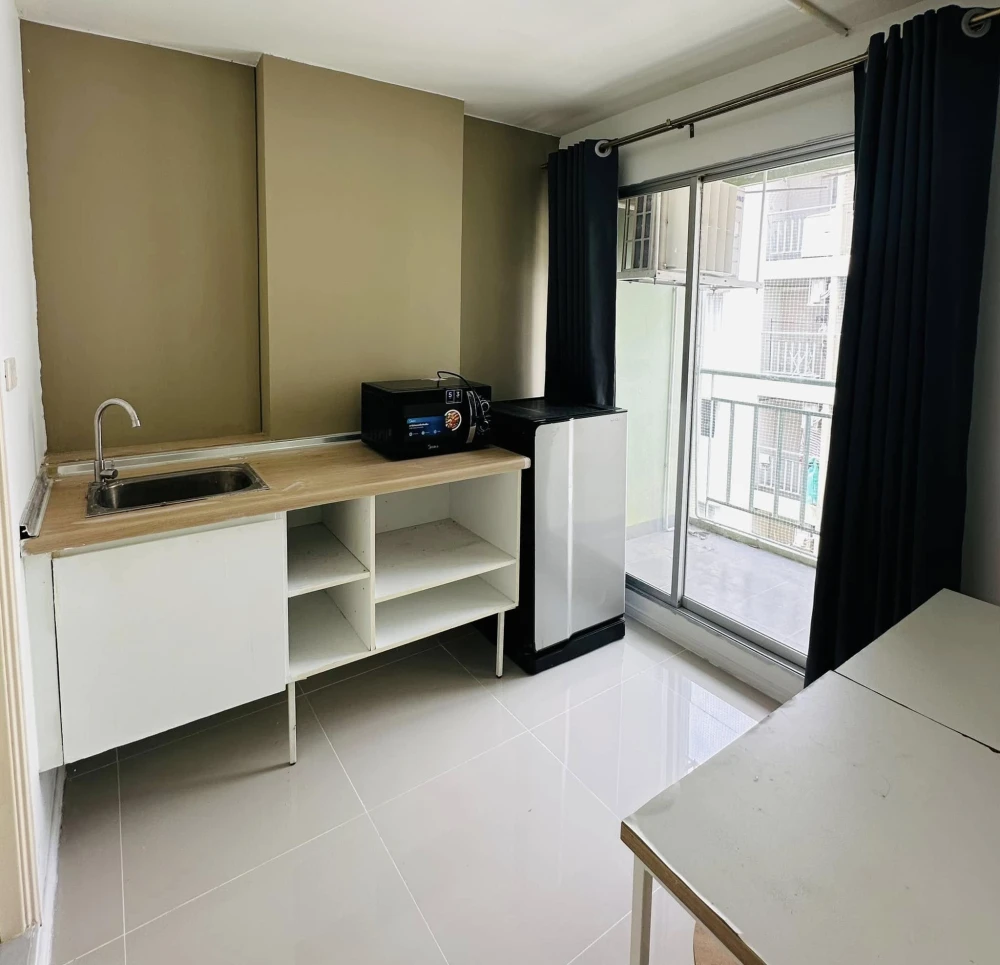 For rent: Lumpini Township Rangsit Klong 1, 7th floor, partitioned room, fully furnished, ready to move in. If interested, hurry and reserve now.