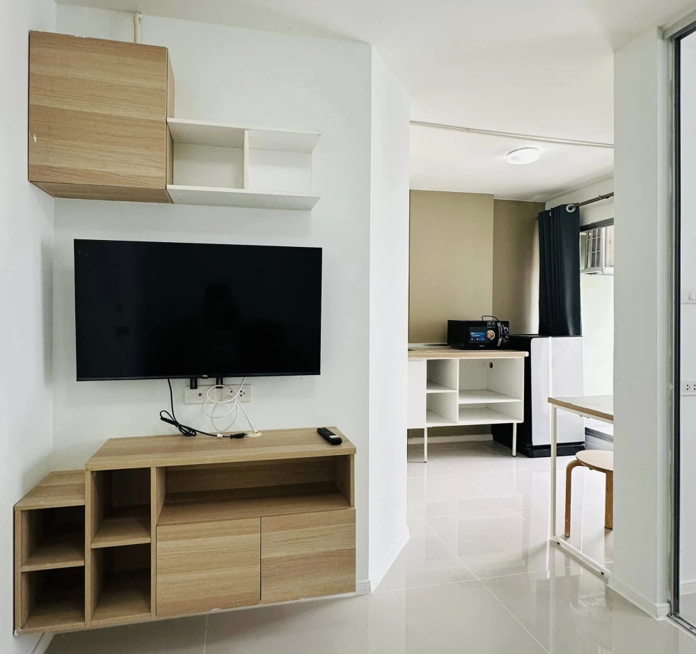 For rent: Lumpini Township Rangsit Klong 1, 7th floor, partitioned room, fully furnished, ready to move in. If interested, hurry and reserve now.