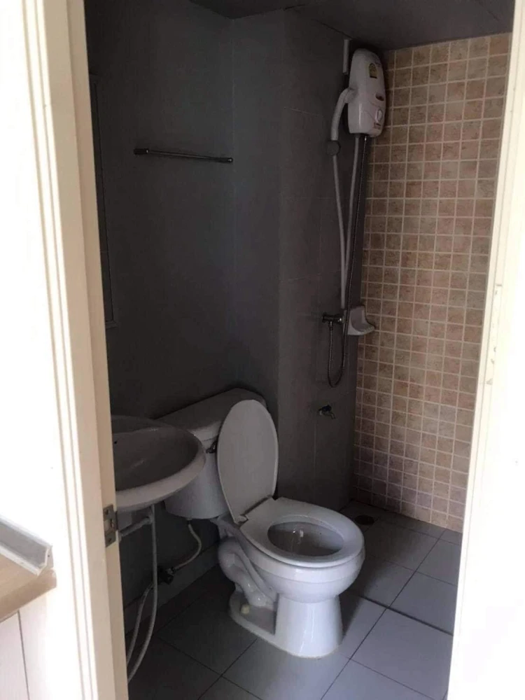 For rent: Lumpini Township Rangsit Klong 1, 7th floor, fully furnished room, ready to move in, reserve now, urgently.