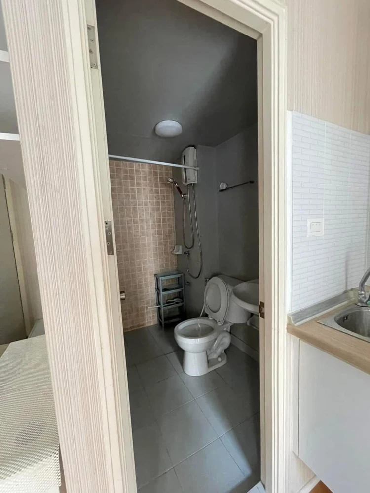 For rent: Lumpini Township Rangsit Klong 1, 7th floor, fully furnished room, ready to move in, hurry and reserve now.