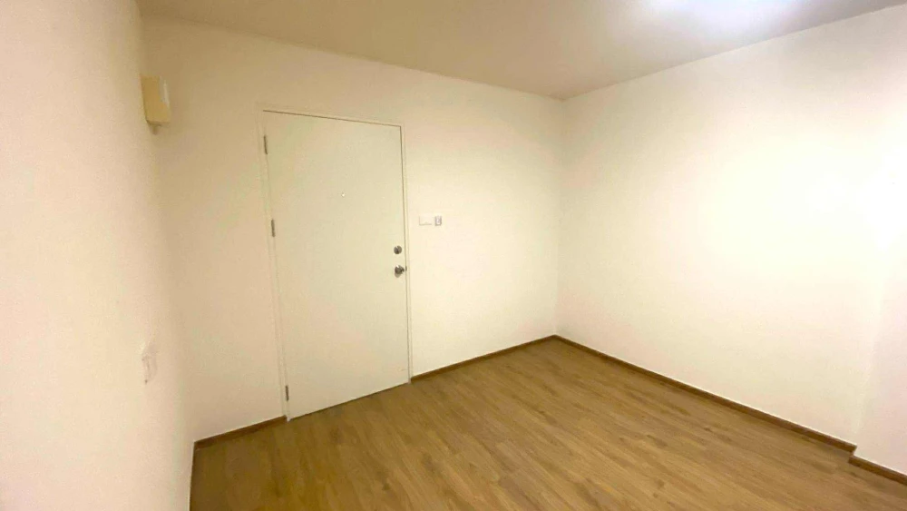 For rent: Lumpini Township Rangsit Klong 1, 8th floor, nice room, good price, reserve now, don't miss out.