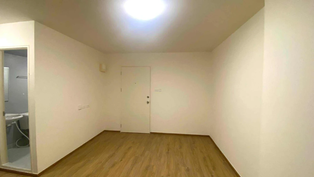 For rent: Lumpini Township Rangsit Klong 1, 8th floor, nice room, good price, reserve now, don't miss out.