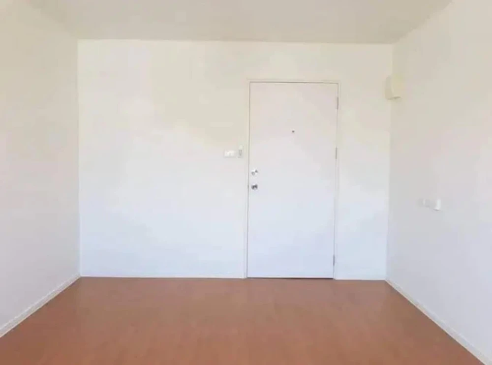 For rent: Lumpini Township Rangsit Klong 1, 8th floor, empty room, airy, spacious, comfortable, reserve now.