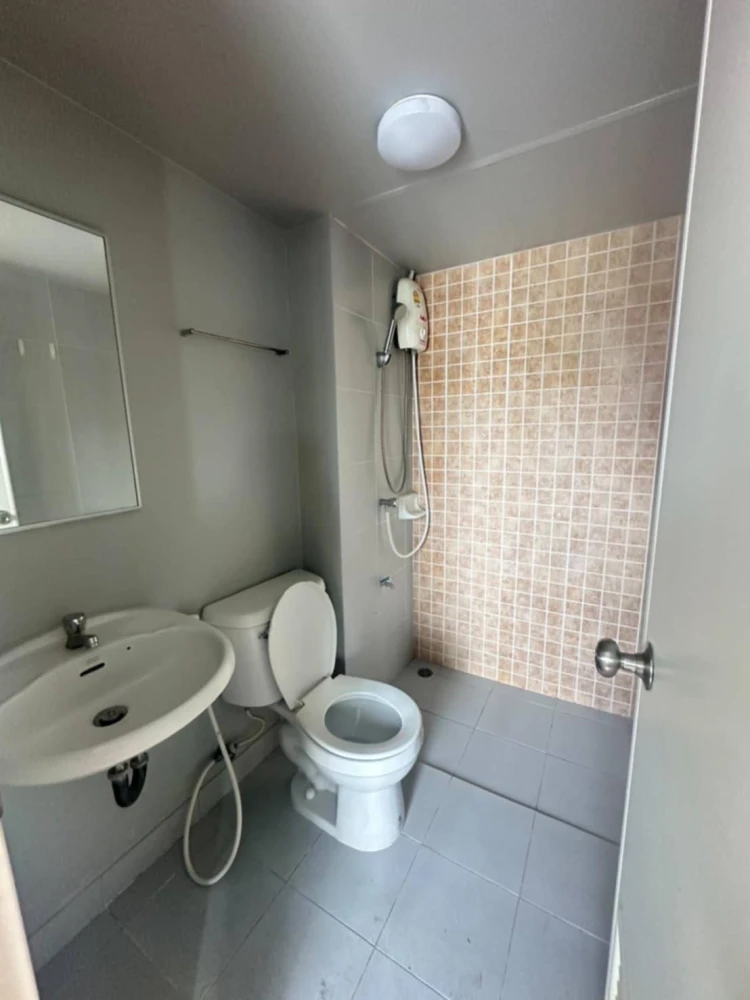 For rent: Lumpini Township Rangsit Klong 1, 8th floor, fully furnished room, nice to live in, reserve now, urgently.