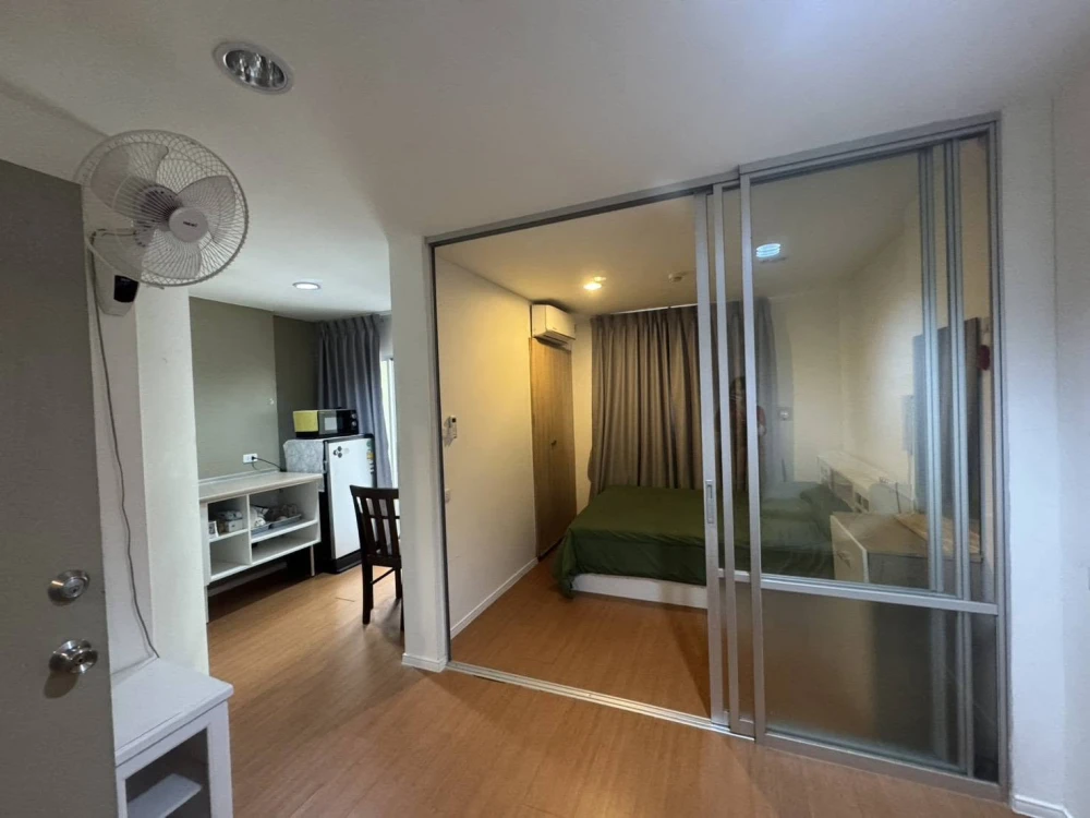 For Rent: Lumpini Township Rangsit Klong 1. Unit with a partitioned room, fully furnished, and inviting. Act fast—book now!