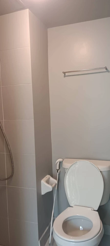 For rent: Lumpini Township Rangsit Klong 1, 1st floor room, good location, fully furnished, just bring your bags and move in.