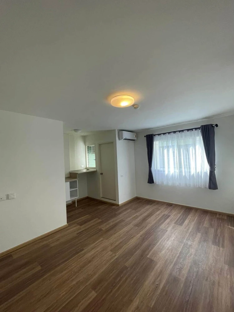 For rent: Lumpini Township Rangsit Klong 1, 3rd floor unit, fully furnished. Book now!