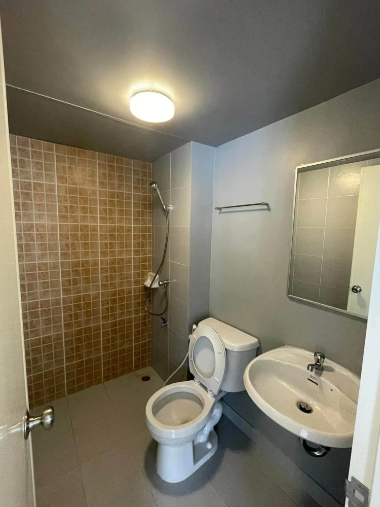For rent: Lumpini Township Rangsit Klong 1, 3rd floor unit, fully furnished. Book now!