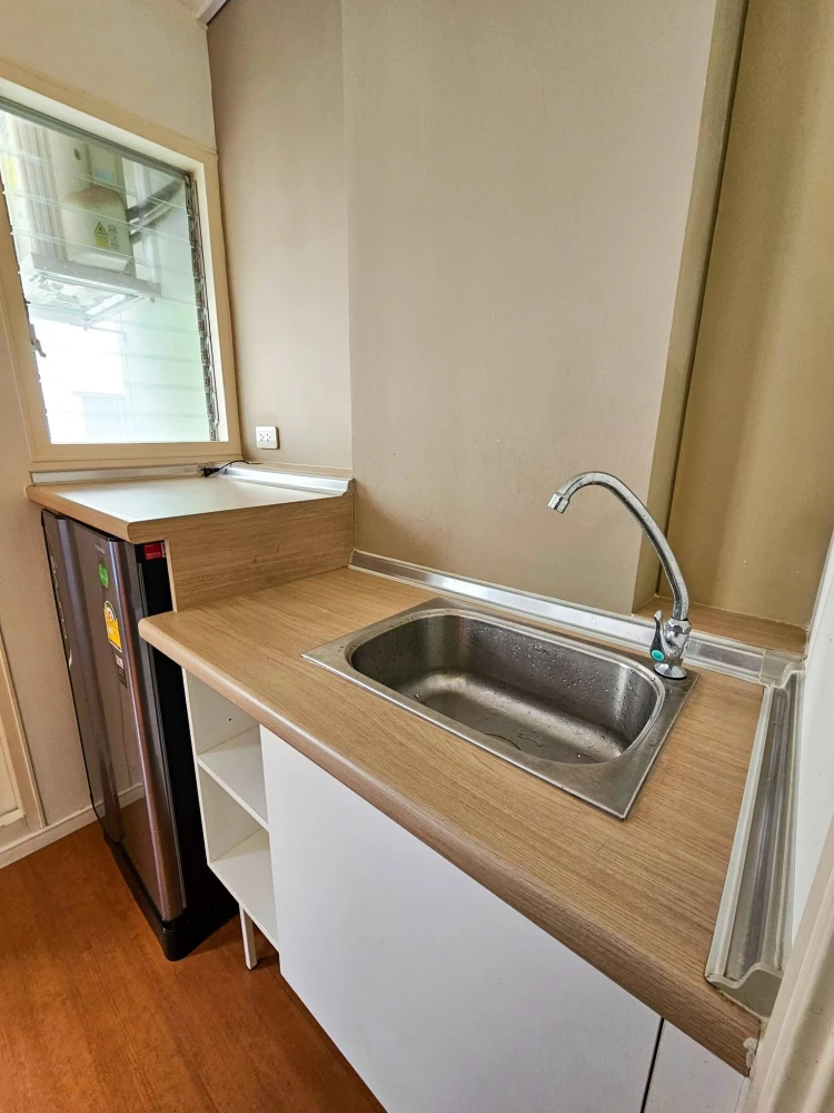 For rent: Lumpini Township Rangsit Klong 1, 5th floor unit, fully furnished. Just bring your bags and move in!