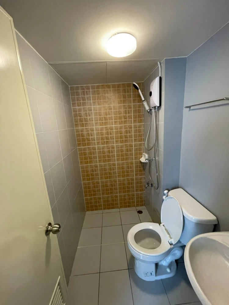 For rent: Lumpini Township Rangsit Klong 1, 6th floor unit. Fully furnished. Book now!