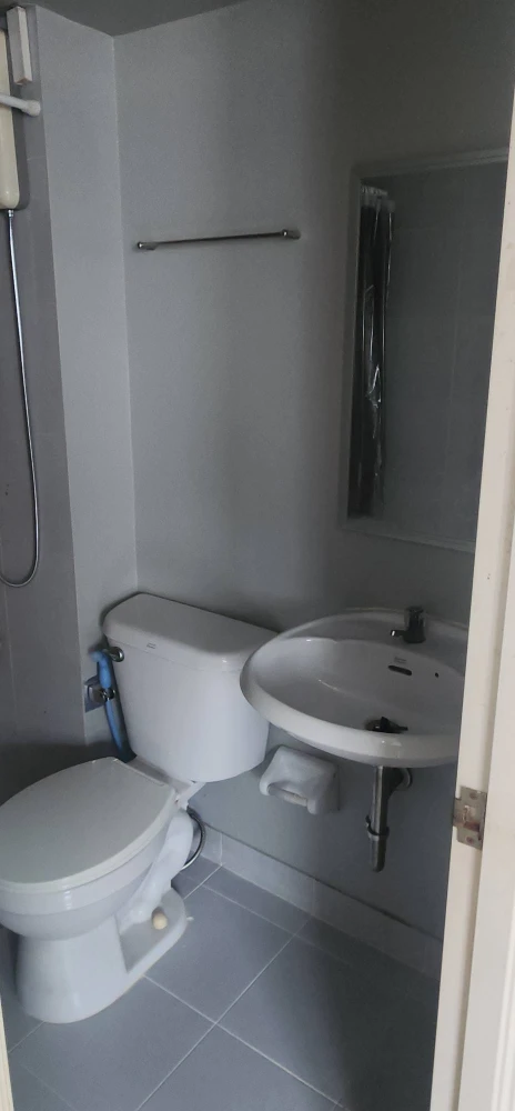 For rent: Lumpini Township Rangsit Klong 1, 6th floor unit, fully furnished. Just bring your bags and move in!