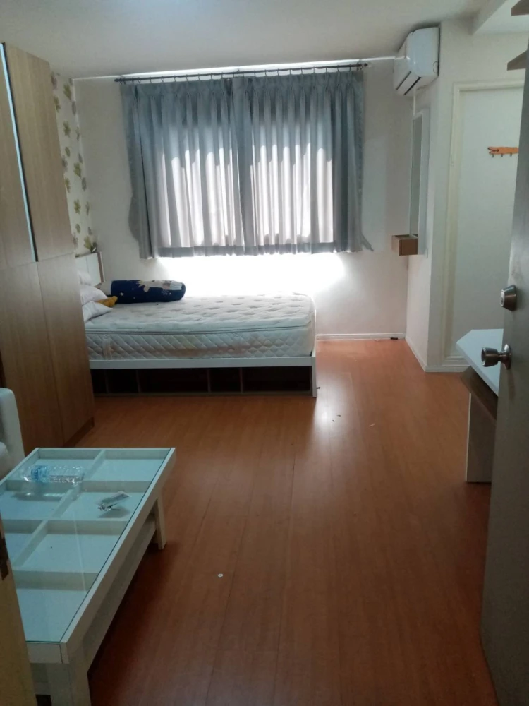 For rent: Lumpini Township Rangsit Klong 1, 7th floor unit. High-quality wallpaper and complete amenities. Book now!