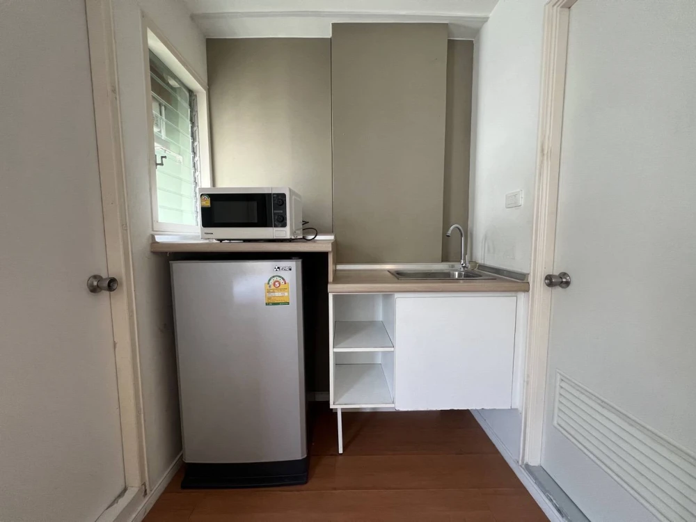 For rent: Lumpini Township Rangsit Klong 1, 7th floor unit, fully furnished. Just bring your bags and move in!