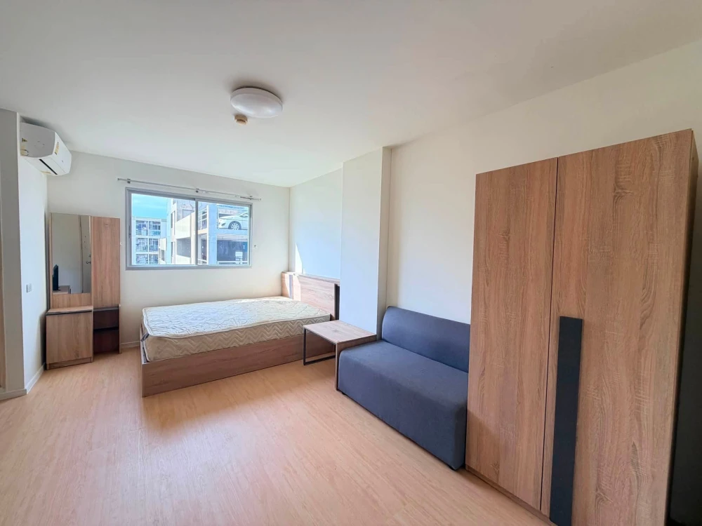For rent: Lumpini Township Rangsit Klong 1, 7th floor unit, fully furnished. Just bring your bags and move in!