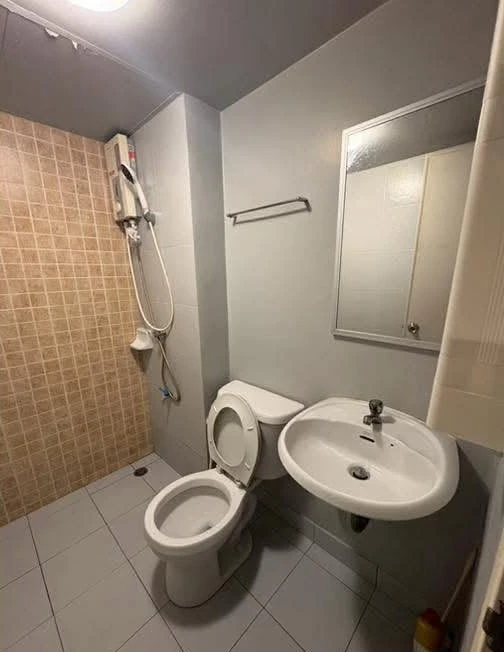 For rent: Lumpini Township Rangsit Klong 1, 8th floor unit, fully furnished with appliances. Book now!