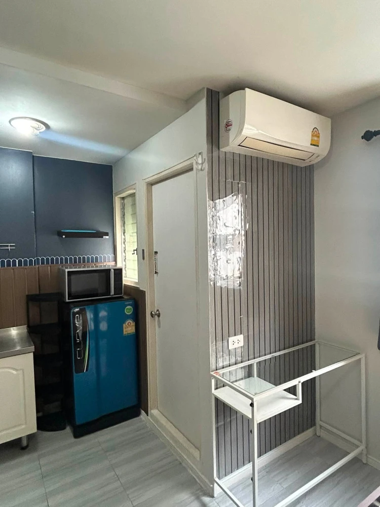 For rent: Lumpini Township Rangsit Klong 1, 4th floor, nice unit with high-quality wallpaper and fully furnished. Book now!
