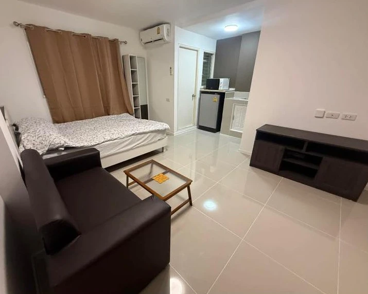 For rent: Lumpini Township Rangsit Klong 1, a lovely apartment on the 5th floor, fully furnished. Don't miss out!