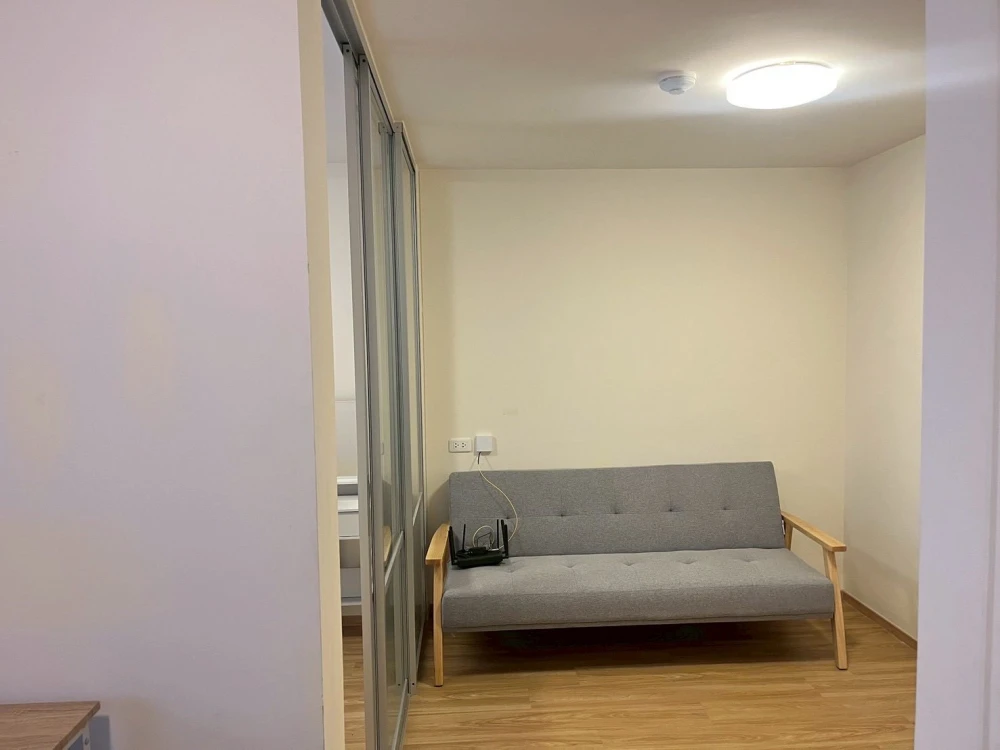 For rent: Lumpini Township Rangsit Klong 1, 1 comfortable room, 5th floor, fully furnished, just bring your bags and move in.