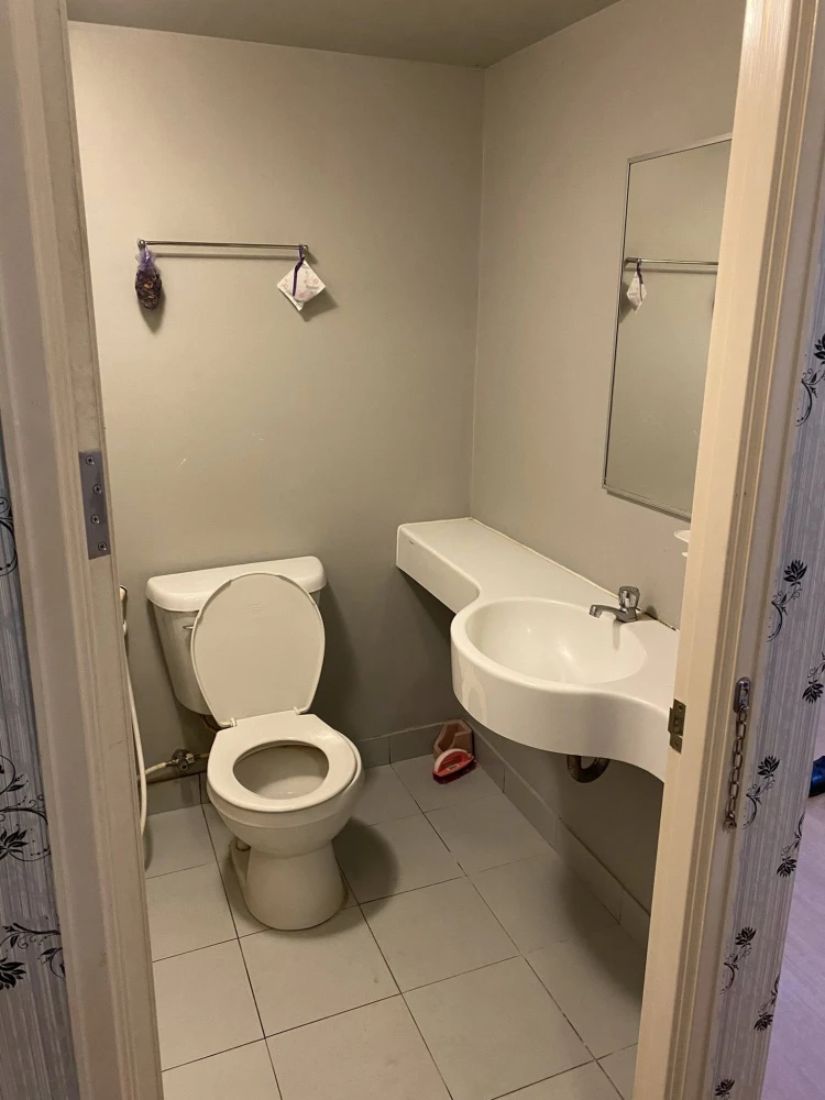 For rent: Lumpini Township Rangsit Klong 1, nice room, good location, comes with complete facilities. Reserve now.