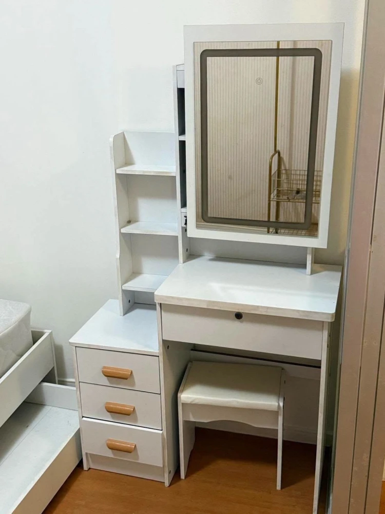 For rent: Lumpini Township Rangsit Klong 1. Nice room with high-quality built-in furniture. Just bring your bags and move in!
