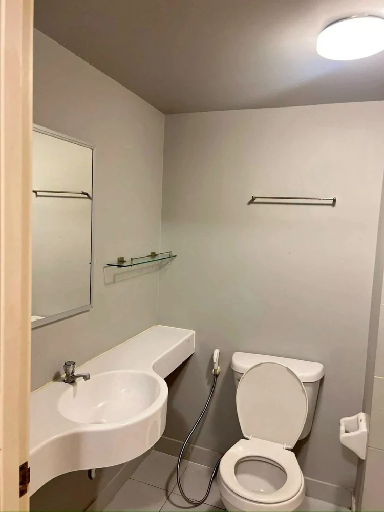 For rent: Lumpini Township Rangsit Klong 1. Nice room with high-quality built-in furniture. Just bring your bags and move in!