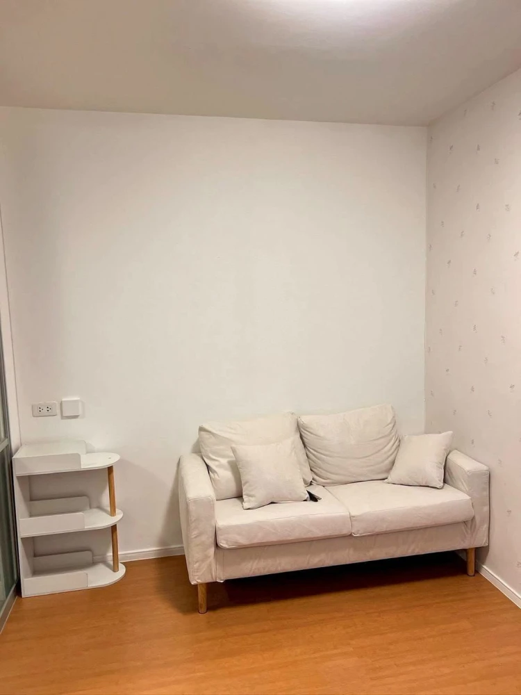 For rent: Lumpini Township Rangsit Klong 1. Nice room with high-quality built-in furniture. Just bring your bags and move in!