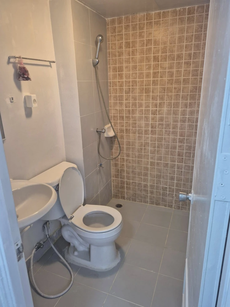 For rent Lumpini Township Rangsit Klong 1, a nice room, comes with complete decorations, reserve now.