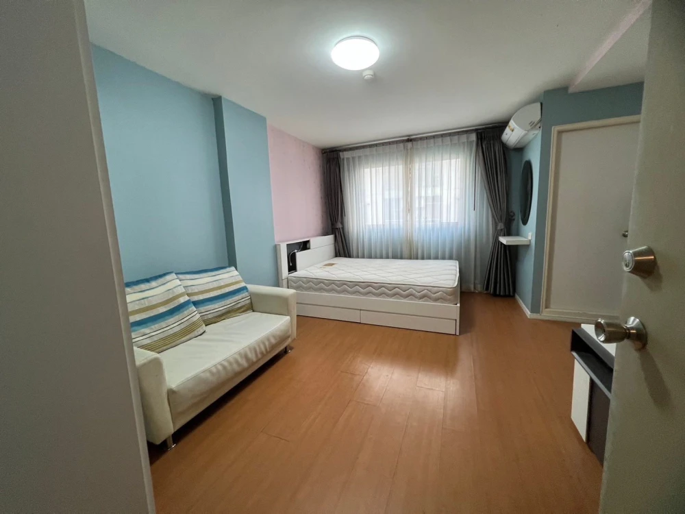 For rent: Lumpini Township Rangsit Klong 1, a lovely apartment fully furnished. Just bring your bags and move in!