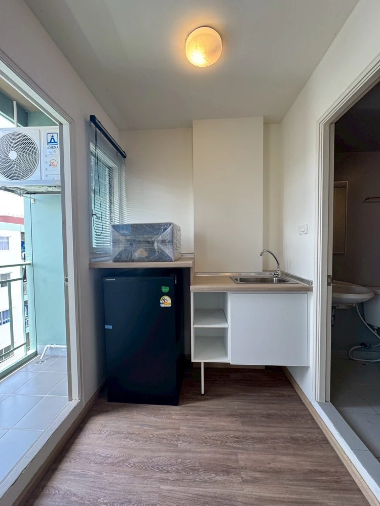 For rent: Lumpini Township Rangsit Klong 1, a nice room, comes with complete furniture and appliances. Don't miss it!