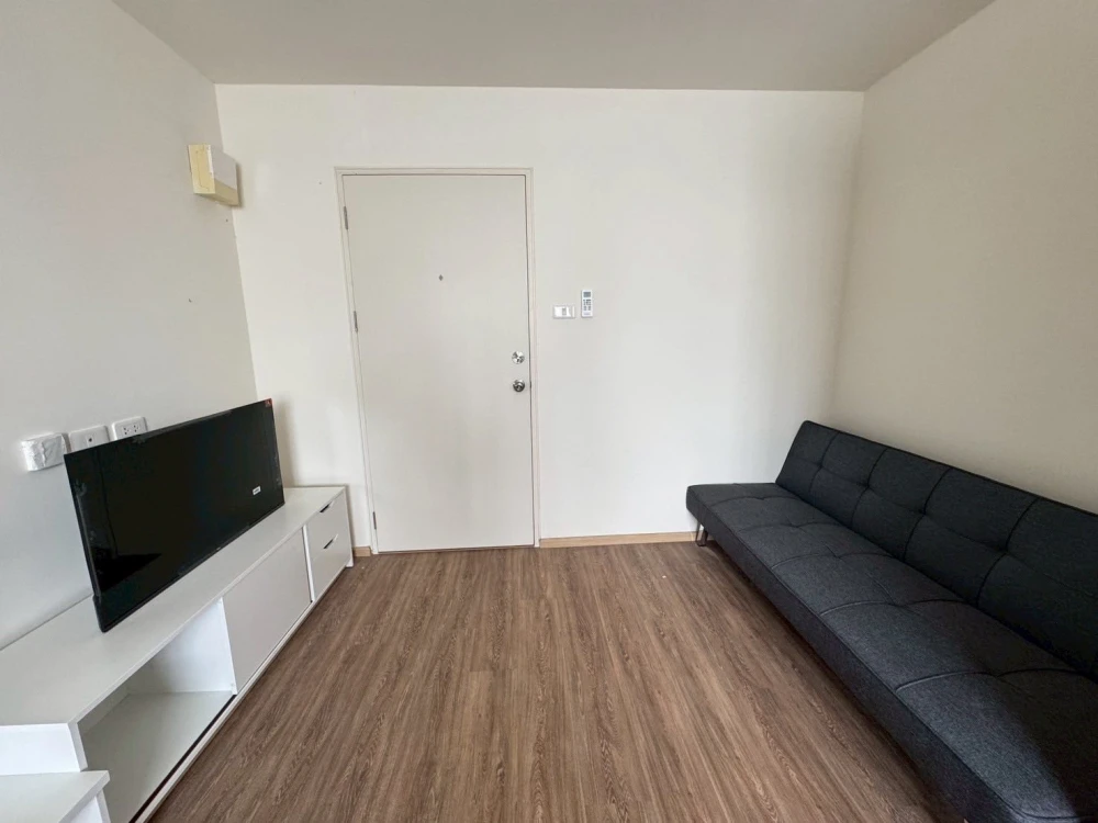 For rent: Lumpini Township Rangsit Klong 1, a nice room, comes with complete furniture and appliances. Don't miss it!