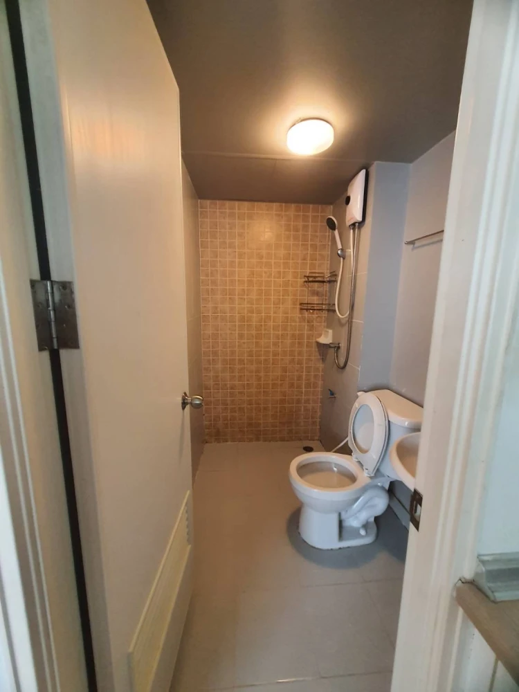 For rent Lumpini Township Rangsit Klong 1 room, nice to live in, those who like to decorate rooms should not miss it at a very good price, book now.