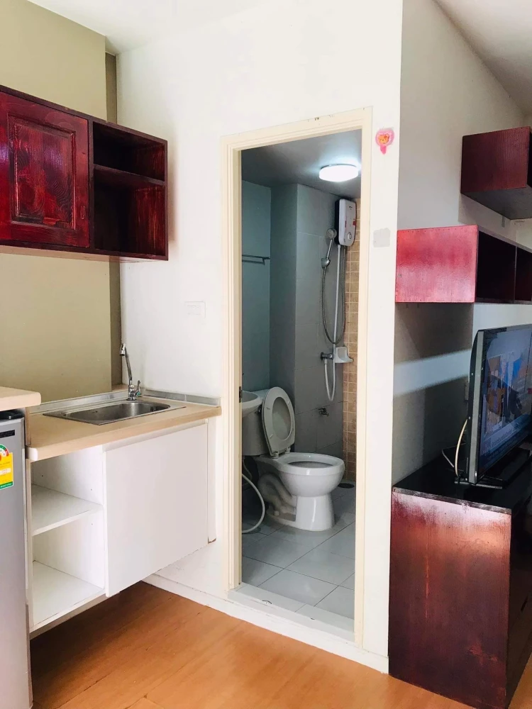 For rent: Lumpini Township Rangsit Klong 1, a nice room, fully furnished, comes with a washing machine at a great price. Reserve now!