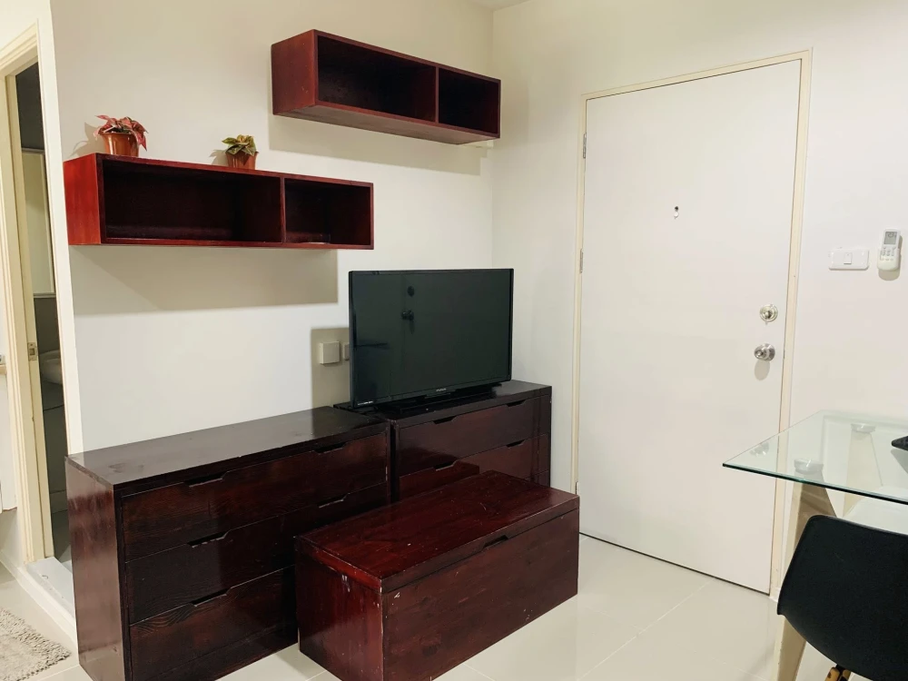 For rent: Lumpini Township Rangsit Klong 1, a nice room, fully furnished, comes with a washing machine at a great price. Reserve now!