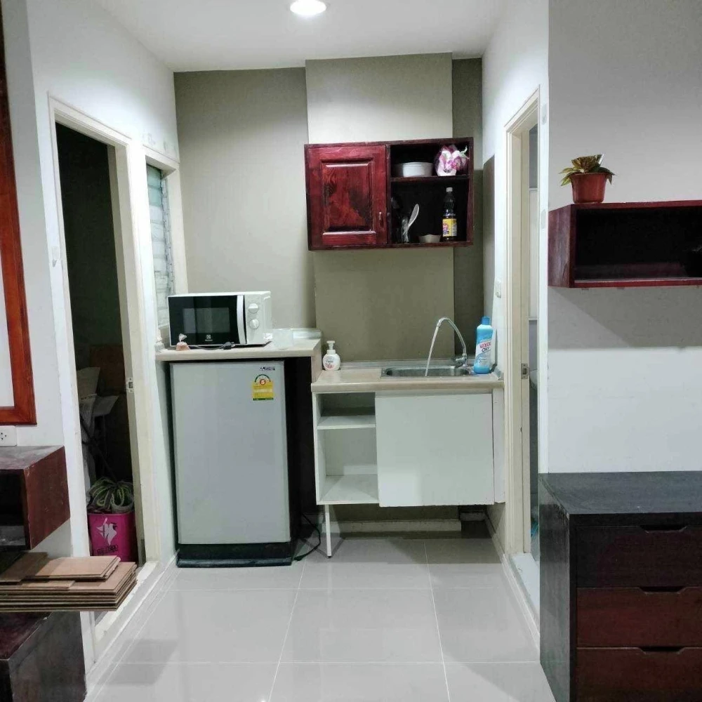 For rent: Lumpini Township Rangsit Klong 1, a nice room, fully furnished, comes with a washing machine at a great price. Reserve now!