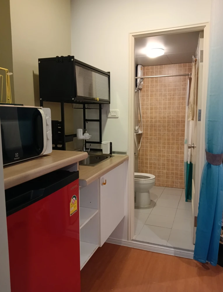 For rent: Lumpini Township Rangsit Klong 1, a nice room with complete furniture and amenities. Just bring your bags and move in!